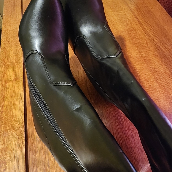 Over the knee boots - Picture 3 of 9